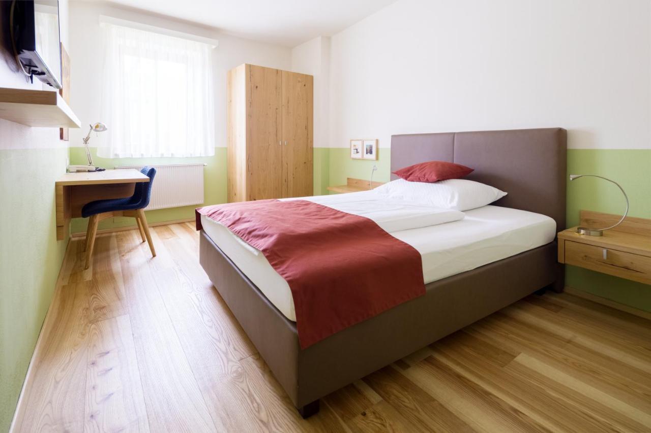 Weingut&Gästezimmer Edelmann Göttlesbrunn Exterior foto