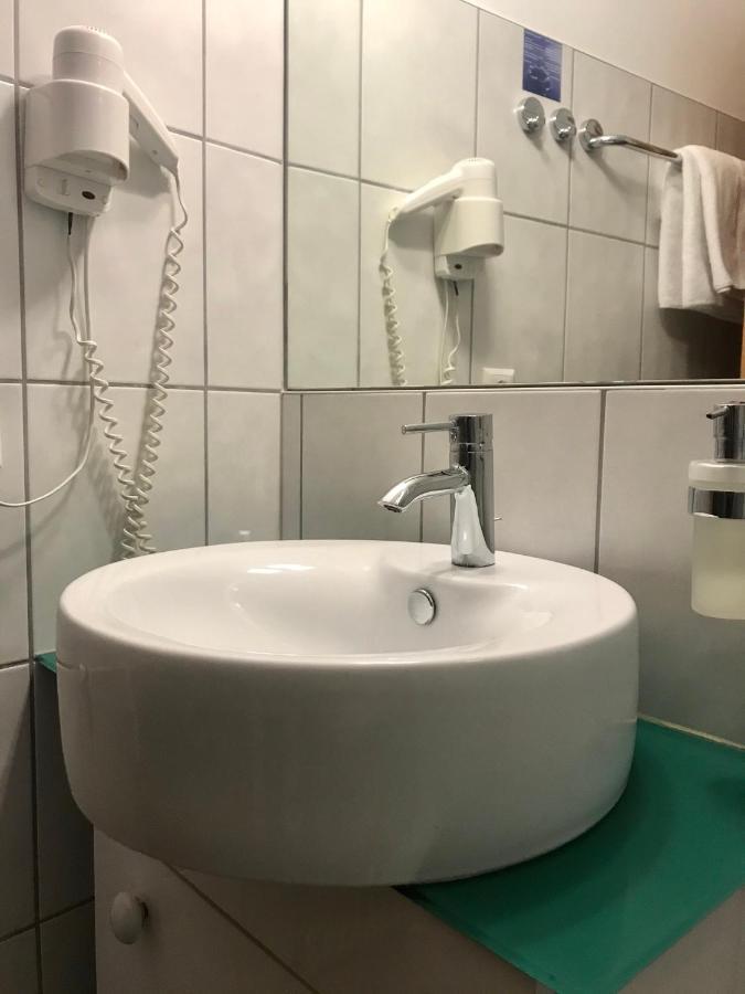 Weingut&Gästezimmer Edelmann Göttlesbrunn Exterior foto